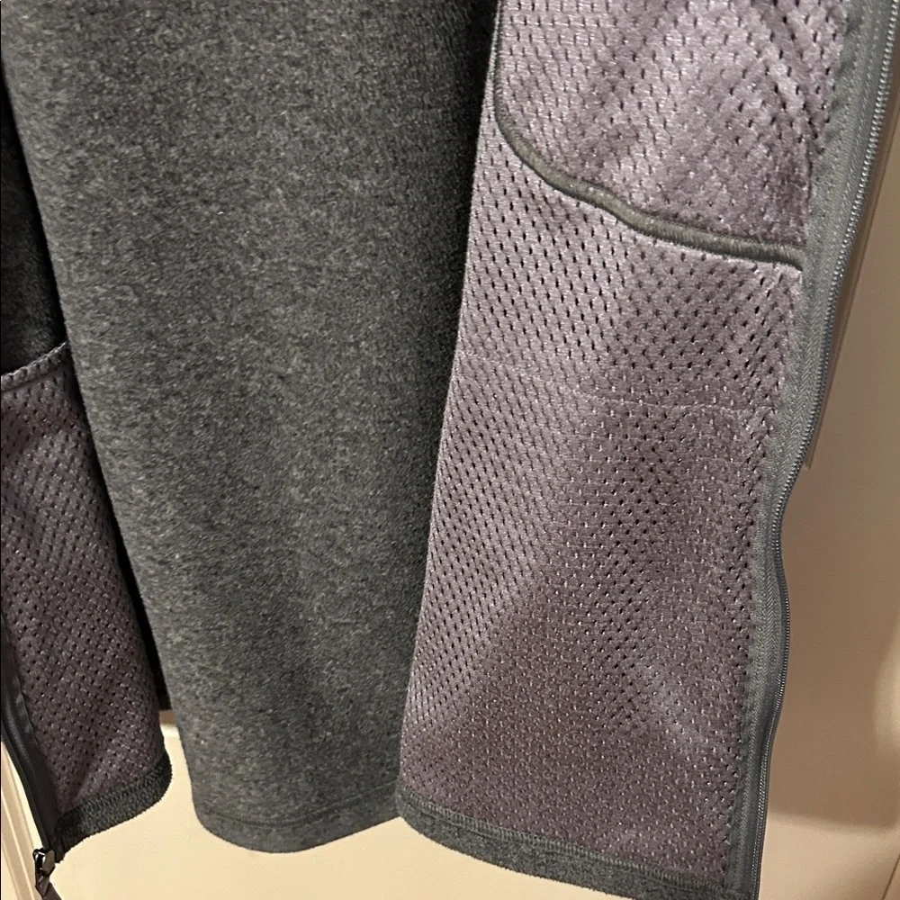 Patagonia Men's Charcoal Vest - Picture 5 of 5